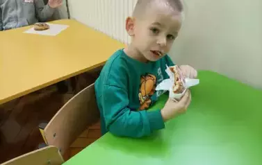1000031587