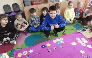 1000037273