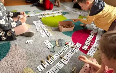 1743144121773