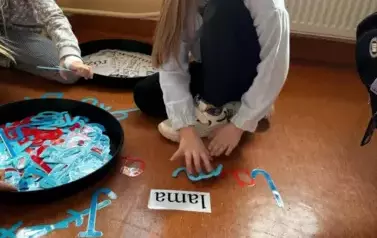 1743144063671