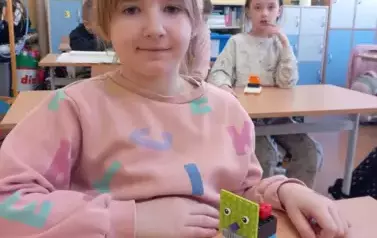 b8y6nAl7