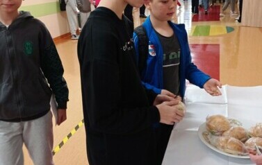 1727949284009