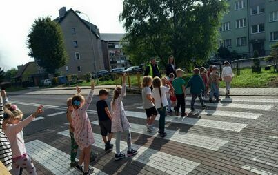 Zdjęcie do Spotkanie z policjantem &quot;Bezpieczny przedszkolak i uczeń&quot;